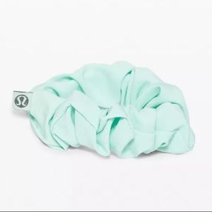 lulemon athletica scrunchie